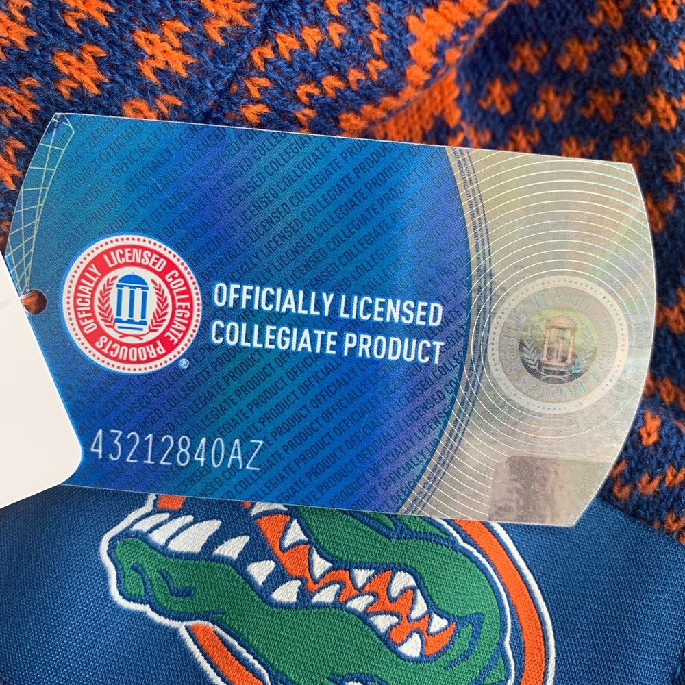 Florida Gators 🐊 Reversible Infinity Scarf - Picture 5 of 6